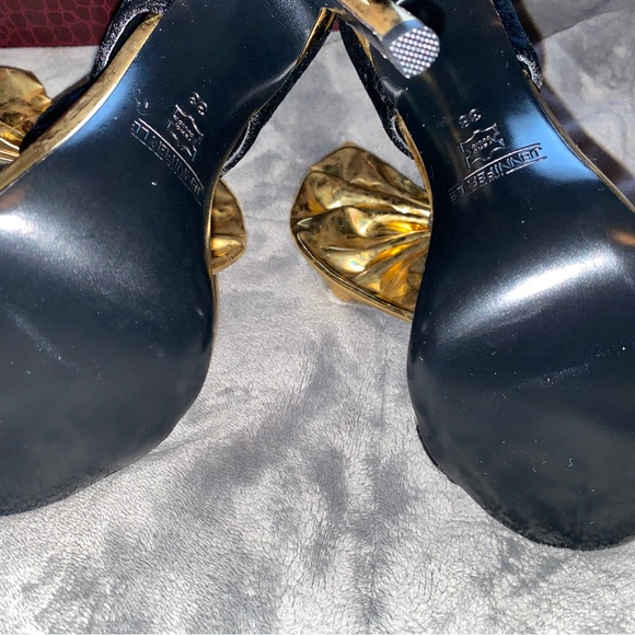 Jennifer Le sold out Tribute shoes - Picture 4 of 4